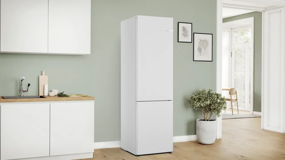 BOSCH Series 4 KGN392WDFG 70/30 Fridge Freezer - White - Image 3