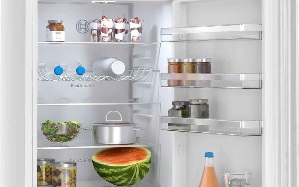 BOSCH Series 4 KGN392WDFG 70/30 Fridge Freezer - White - Image 5